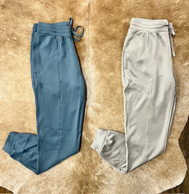 Cuffed Joggers with Zippered Pockets